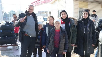 T&uuml;rkiye'deki Suriyelilerin Kilis'ten &uuml;lkelerine d&ouml;n&uuml;ş&uuml; s&uuml;r&uuml;yor
