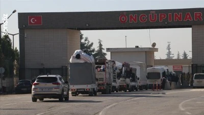 T&uuml;rkiye'deki Suriyelilerin Kilis'ten &uuml;lkelerine d&ouml;n&uuml;ş&uuml; s&uuml;r&uuml;yor
