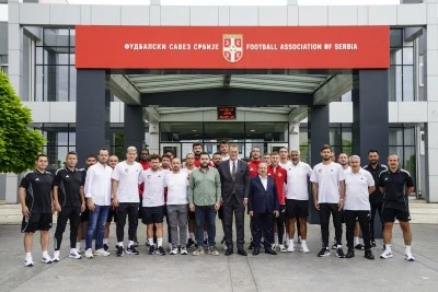 T&uuml;rkiye'nin Belgrad B&uuml;y&uuml;kel&ccedil;isi İlhan Saygılı, Gaziantep FK kampını ziyaret etti