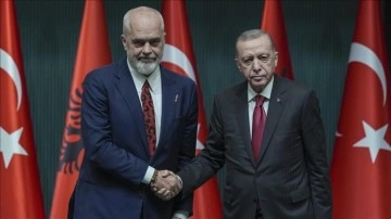 T&uuml;rkiye ve Arnavutluk Arasındaki İlişkiler G&uuml;&ccedil;leniyor