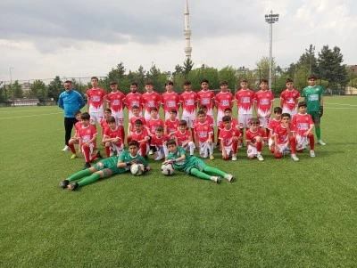 U13&rsquo;&uuml;n lideri 19 Mayıs Gen&ccedil;lik Spor
