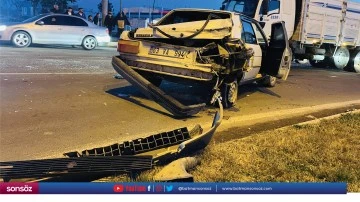 &Uuml;&ccedil; aracın karıştığı kazada 2 kişi yaralandı