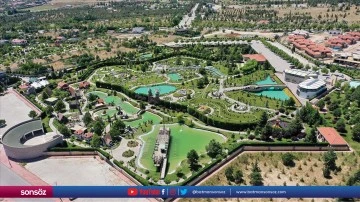 &Uuml;&ccedil; temalı park 10 yılda 2 bu&ccedil;uk milyon kişiyi ağırladı