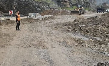 Uludere kara yolu ulaşıma a&ccedil;ıldı
