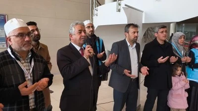 Umreye gidenler dualarla uğurlandı