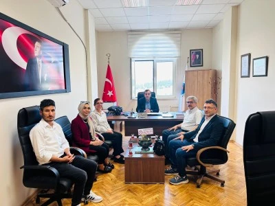 &Uuml;ni-Per-Sen&rsquo;liler, &uuml;niversite y&ouml;netimi ile g&ouml;r&uuml;şt&uuml;