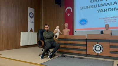 &Uuml;niversite personeli ve &ouml;ğrencilere ilk yardım eğitimi verildi