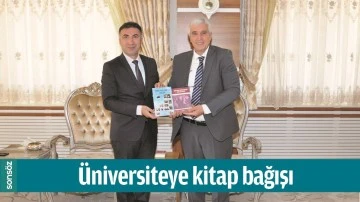 &Uuml;NİVERSİTEYE KİTAP BAĞIŞI