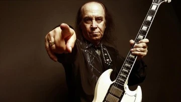 &Uuml;nl&uuml; rock m&uuml;zisyeni Erkin Koray, hayatını kaybetti