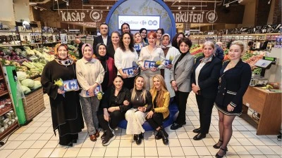 &Uuml;reten Kadınlar, CarrefourSA'da m&uuml;şterilerle buluştu