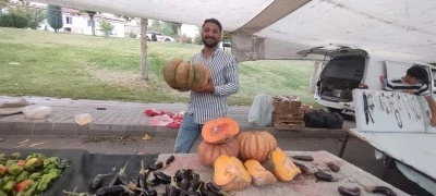 &Uuml;rettiğini satıyor