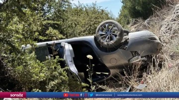Uşak'ta &ccedil;arpışan iki otomobildeki 6 kişi yaralandı