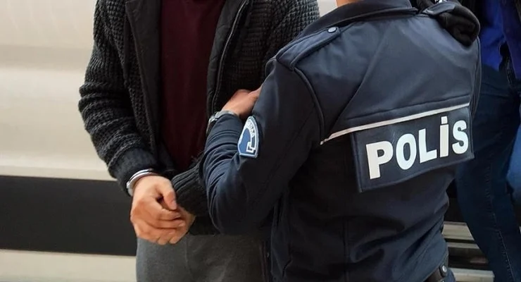 Uyuşturucu operasyonunda 2 ş&uuml;pheli g&ouml;zaltına alındı