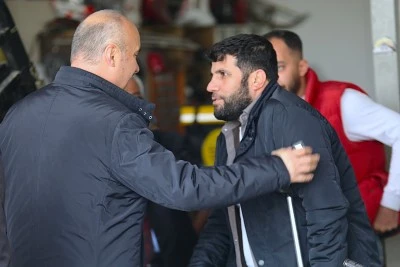 Vali Canalp, Karşıyaka&rsquo;da muhtar evini ziyaret etti