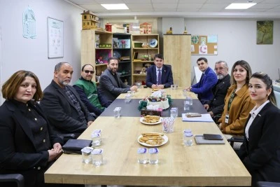 Vali Kalaylı, Yeşilay Danışmanlık Merkezi'ni ziyaret etti