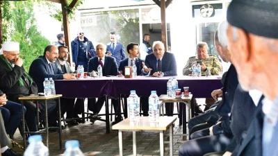 Vali Zorluoğlu, Kulp ve Lice il&ccedil;elerinde &ccedil;eşitli temaslarda bulundu