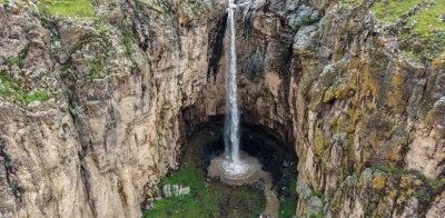 Van'da yağışlar Yaşar Kemal Şelalesi'nin akma s&uuml;resini uzattı