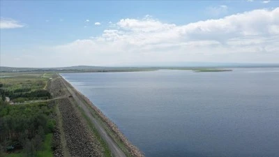 Vatandaşlar Devege&ccedil;idi Baraj G&ouml;l&uuml;'nden başlatılan su tahliyesine karşı uyarıldı
