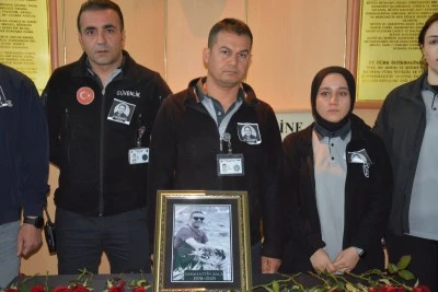Vefat eden g&uuml;venlik personeli i&ccedil;in t&ouml;ren yapıldı