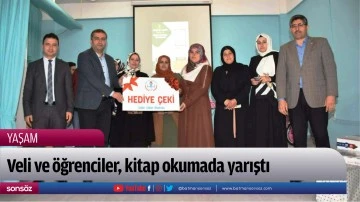 Veli ve &ouml;ğrenciler, kitap okumada yarıştı