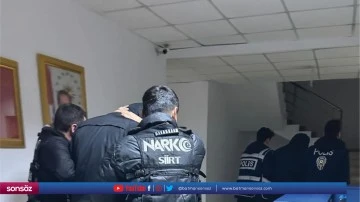 Yakalanan firari 2 h&uuml;k&uuml;ml&uuml; tutuklandı