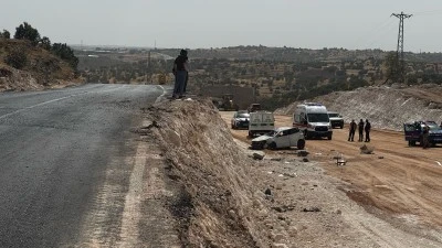 Yan yola d&uuml;şen otomobildeki 1 kişi &ouml;ld&uuml;, 5 kişi yaralandı