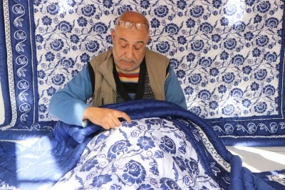 Yarım asırlık yorgan ustası mesleğini kadınlara &ouml;ğretiyor