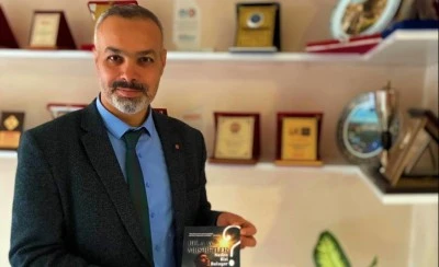 Yazar &Ouml;zmen&rsquo;in yeni kitabı &ccedil;ıktı