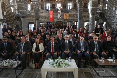 Yelkenci, &Ouml;ğretmen Akademileri a&ccedil;ılışına katıldı