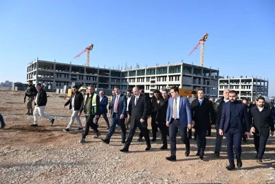 Yeni hastane inşaatında inceleme; &ldquo;D&ouml;rt g&ouml;zle beklenen yatırım&hellip;&rdquo;