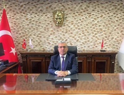 Yeni m&uuml;d&uuml;r g&ouml;reve başladı