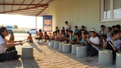 Yerinde k&uuml;lt&uuml;r-sanat etkinliği: Gezici M&uuml;zik At&ouml;lyesi