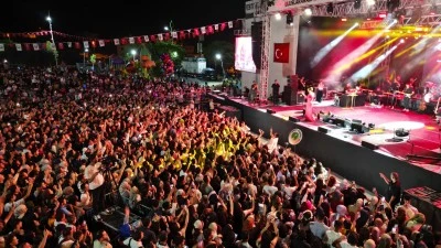 Yeşilli Uluslararası K&uuml;lt&uuml;r Sanat ve Kiraz Festivali sona erdi