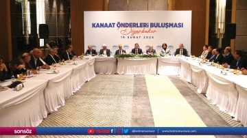 Yılmaz, Diyarbakır'da kanaat &ouml;nderleriyle bir araya geldi