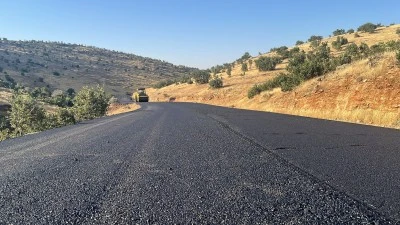 Yol yapım ve asfalt &ccedil;alışmaları s&uuml;r&uuml;yor