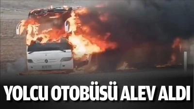 Yolcu otob&uuml;s&uuml; alev aldı