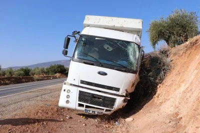 Zincirleme kazada 3 ara&ccedil;ta hasar oluştu
