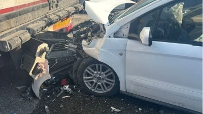 Zincirleme kazada 6 ara&ccedil; &ccedil;arpıştı!