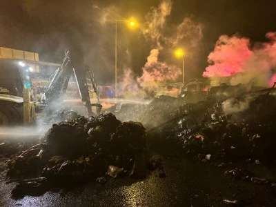  Zincirleme trafik kazasında 1 kişi &ouml;ld&uuml;, 19 kişi yaralandı
