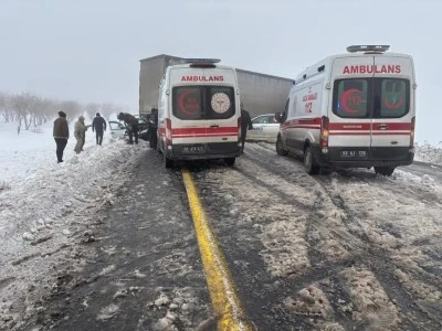 Zincirleme trafik kazasında 4 kişi yaralandı