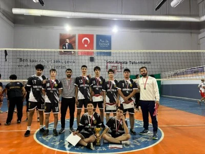 Ziya G&ouml;kalp&rsquo;ın gen&ccedil;leri fileni şampiyonu oldu